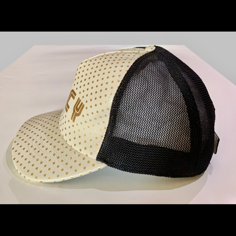 Gucci X SEGA GUCCY Gold Stars White Baseball Hat Size L 58cm NWT - Picture 4 of 12